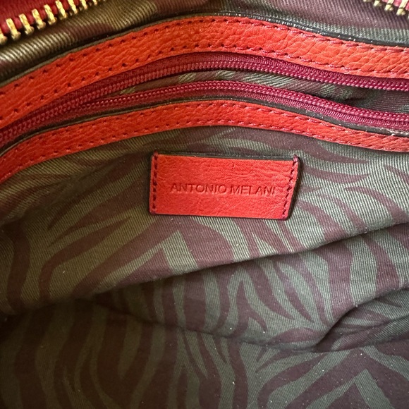 Red leather Antonio Melani large zippered satchel handbag - Picture 6 of 10